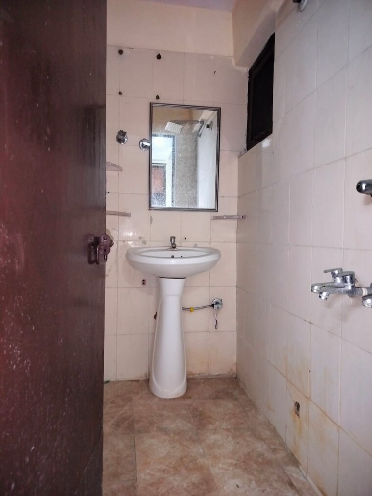 Bathroom, molarband extension 2 Bedroom 650 Sq.Ft. Apartment In Molarband Extension Delhi 9368567