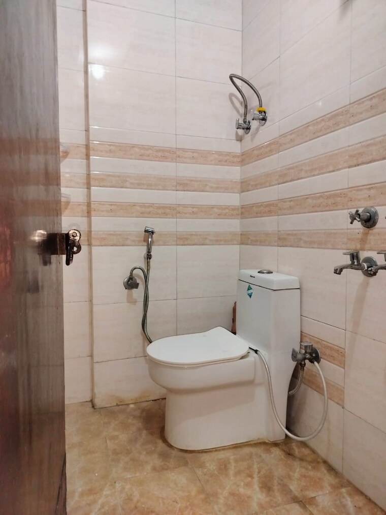 Bathroom, molarband extension 2 Bedroom 650 Sq.Ft. Apartment In Molarband Extension Delhi 9368567
