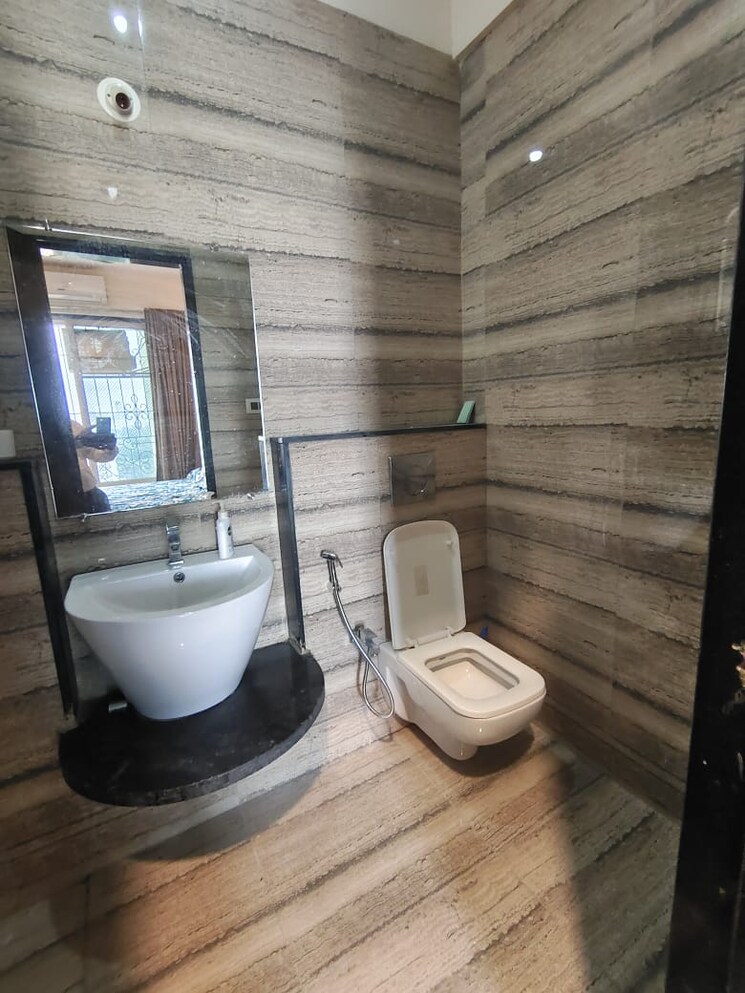 Bathroom, larkins-pride-palms 3 Bedroom 950 Sq.Ft. Apartment In Kolshet Road Thane 9368577