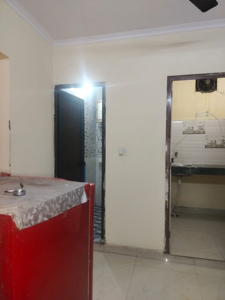 Bedroom, sarita-vihar-pocket-c-rwa 1 Bedroom 550 Sq.Ft. Apartment In Sarita Vihar Delhi 9368575