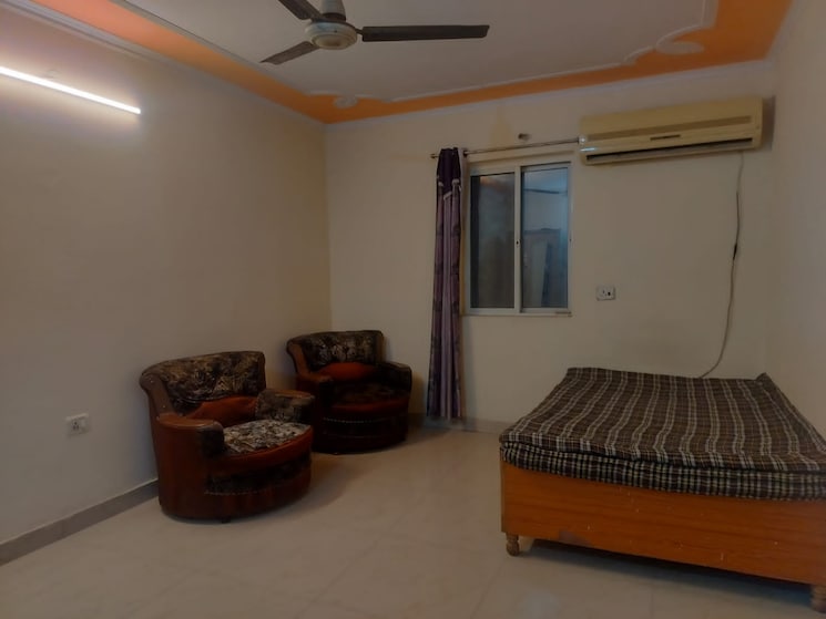 Living Room, sarita-vihar-pocket-c-rwa 1 Bedroom 550 Sq.Ft. Apartment In Sarita Vihar Delhi 9368575