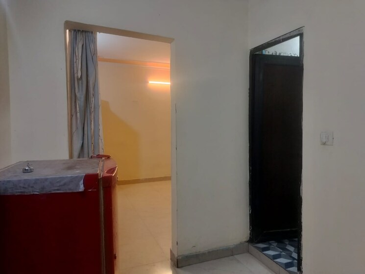 Room, sarita-vihar-pocket-c-rwa 1 Bedroom 550 Sq.Ft. Apartment In Sarita Vihar Delhi 9368575
