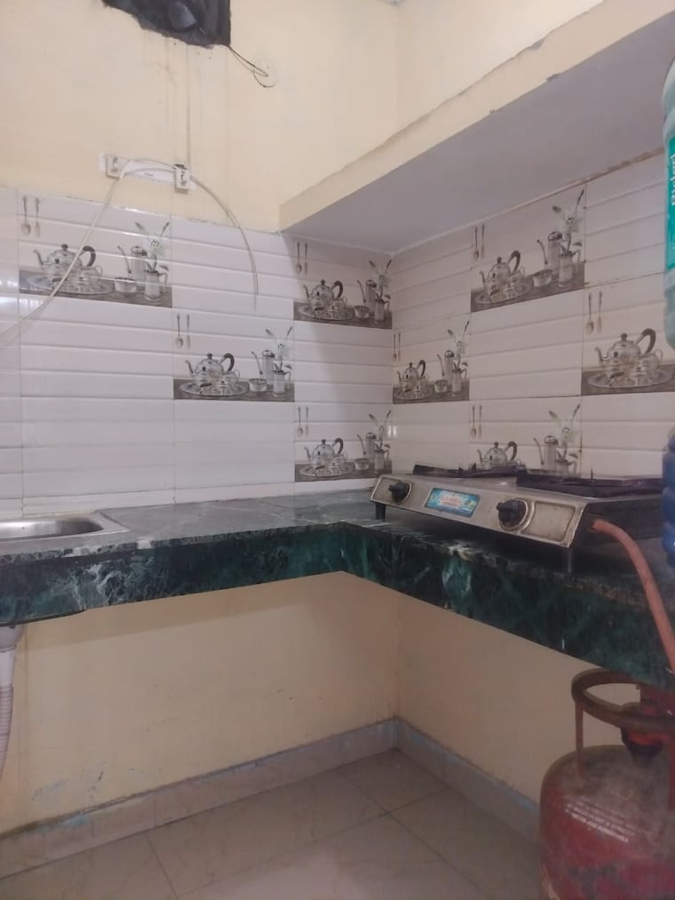 Kitchen, sarita-vihar-pocket-c-rwa 1 Bedroom 550 Sq.Ft. Apartment In Sarita Vihar Delhi 9368575