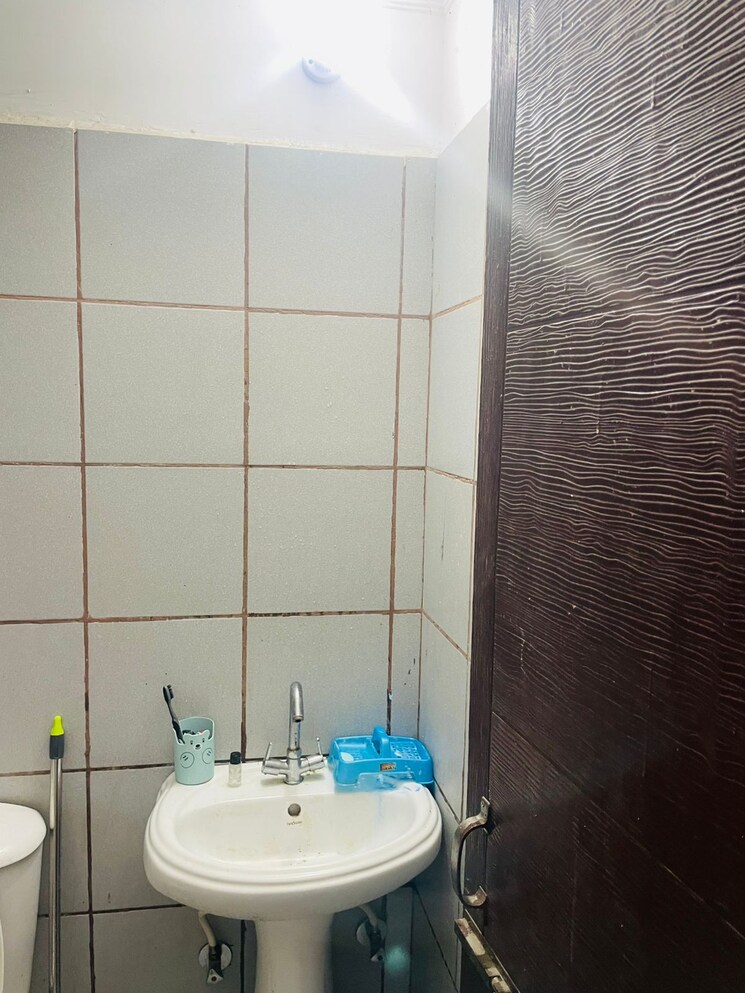 Bathroom, maya-garden-city 1 RK 400 Sq.Ft. Apartment In Lohgarh Zirakpur 9368580