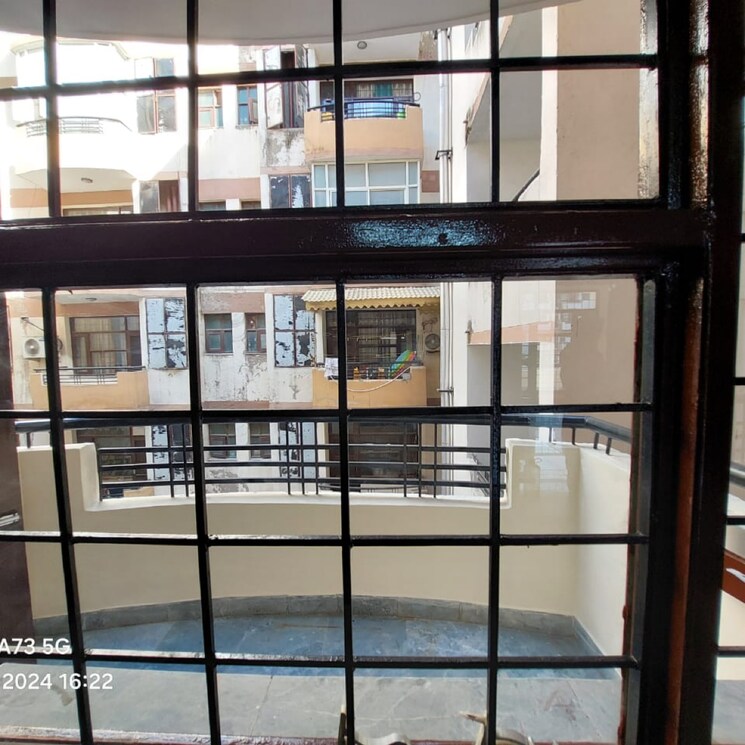 Balcony, sector 63 3 Bedroom 1500 Sq.Ft. Apartment In Sector 63 Chandigarh 9368582