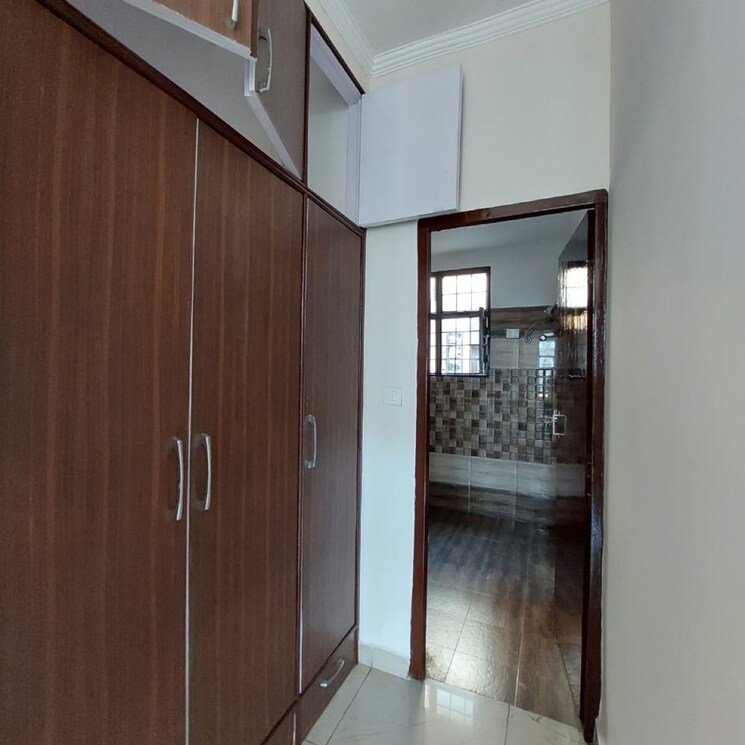 Room, sector 63 3 Bedroom 1500 Sq.Ft. Apartment In Sector 63 Chandigarh 9368582
