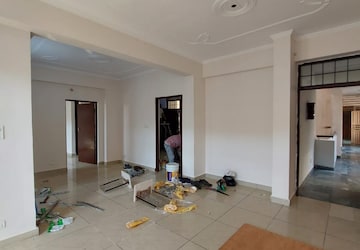 Room in 4 BHK Villa at Sector 15 – for Sale