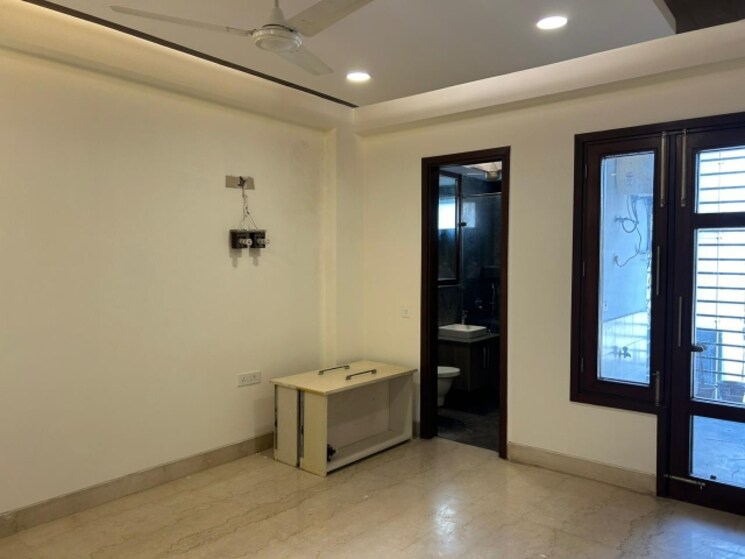 Master Bedroom, greater kailash i 3 Bedroom 2400 Sq.Ft. Builder Floor In Greater Kailash I Delhi 9368597