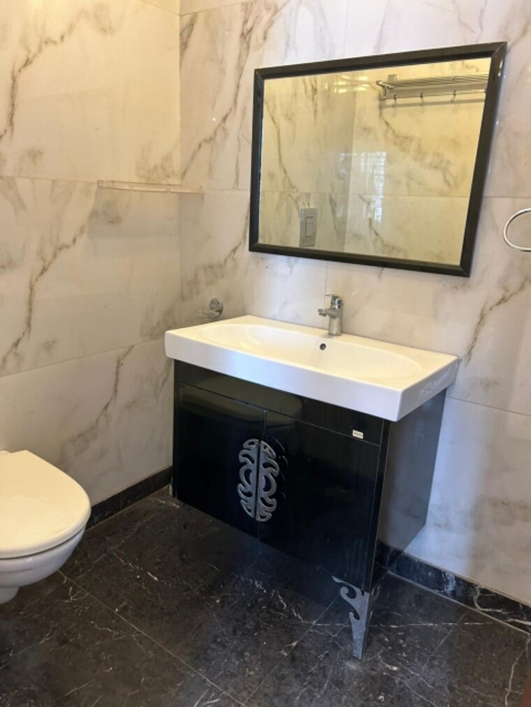 Attached Bathroom, greater kailash i 3 Bedroom 2400 Sq.Ft. Builder Floor In Greater Kailash I Delhi 9368597