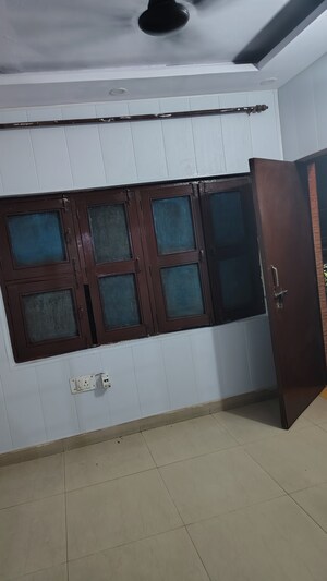 Room in 1.5 BHK Independent House at Sector 22 – for Rent