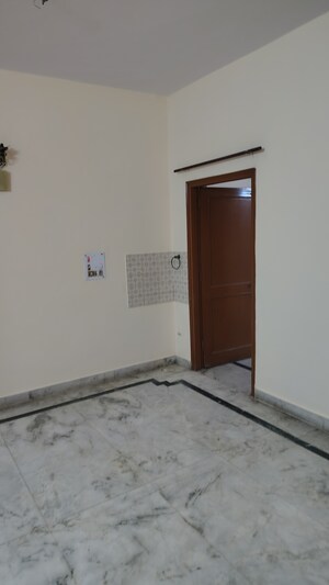 Room in 1.5 BHK Independent House at Sector 22 – for Rent