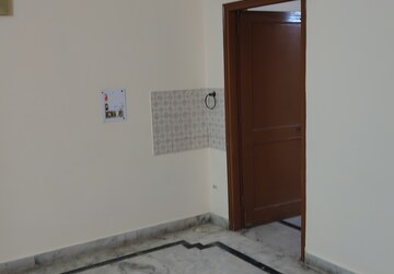 Room in 1.5 BHK Independent House at Sector 22 – for Rent