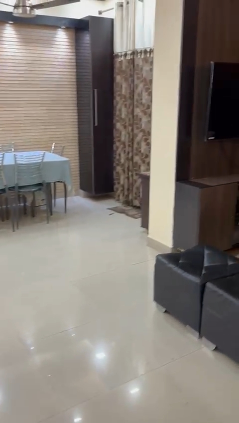 3.5 BHK + Servant Room Apartment For Sale in Signature Homes