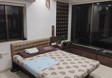 Bedroom in 2 BHK Apartment at Sky Heaven, Versova – for Rent