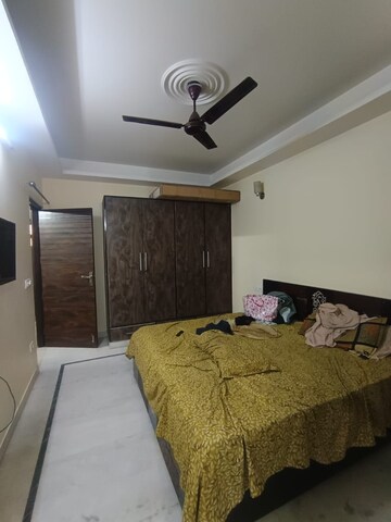 2 BHK Apartment For Rent in Navbharat Apartments, Paschim Vihar