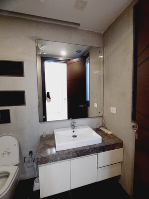 Bathroom in 3 BHK Builder Floor at Veera Safdarjung Enclave, Safdarjung Enclave – for Rent
