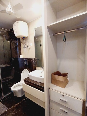 Attached Bathroom in 3 BHK Builder Floor at Veera Safdarjung Enclave, Safdarjung Enclave – for Rent