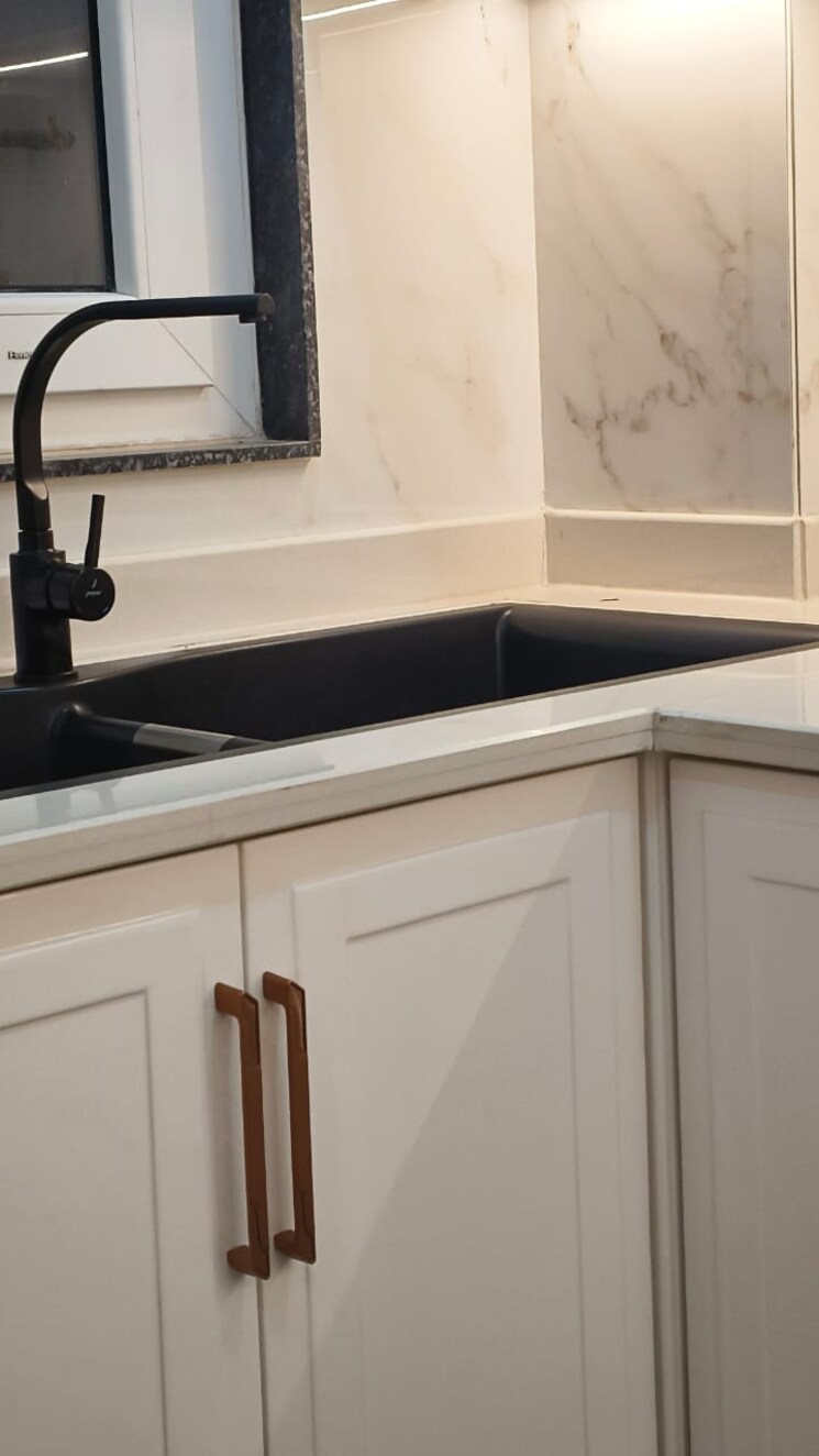 Kitchen, chittaranjan park 3 Bedroom 1300 Sq.Ft. Builder Floor In Chittaranjan Park Delhi 9368645