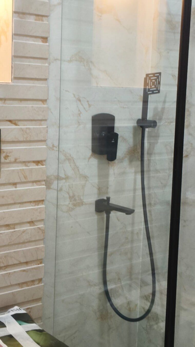 Bathroom, chittaranjan park 3 Bedroom 1300 Sq.Ft. Builder Floor In Chittaranjan Park Delhi 9368645