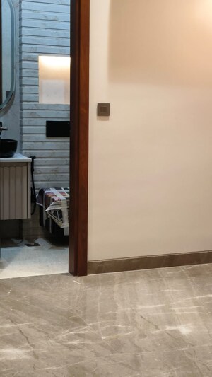 Room in 3 BHK Builder Floor at Chittaranjan Park – for Sale