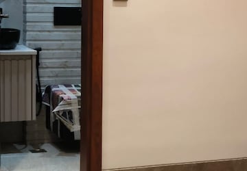 Room in 3 BHK Builder Floor at Chittaranjan Park – for Sale