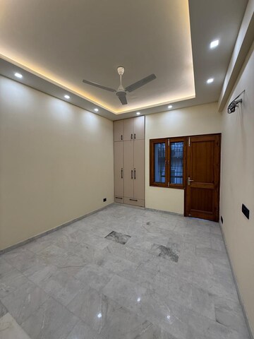 Room in 3 BHK Builder Floor at Greater Kailash I – for Sale