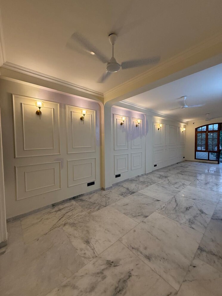 Room, greater kailash i 3 Bedroom 1800 Sq.Ft. Builder Floor In Greater Kailash I Delhi 9368646