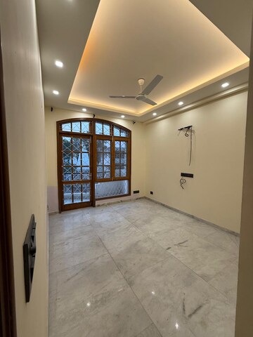 Room in 3 BHK Builder Floor at Greater Kailash I – for Sale