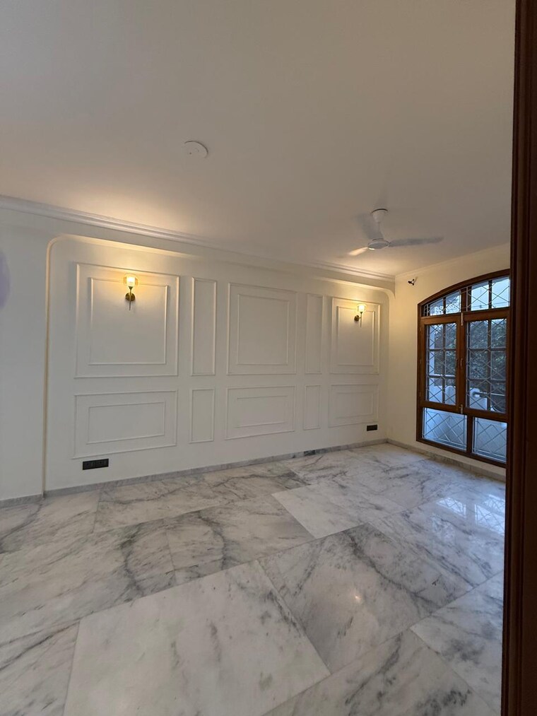 Room, greater kailash i 3 Bedroom 1800 Sq.Ft. Builder Floor In Greater Kailash I Delhi 9368646