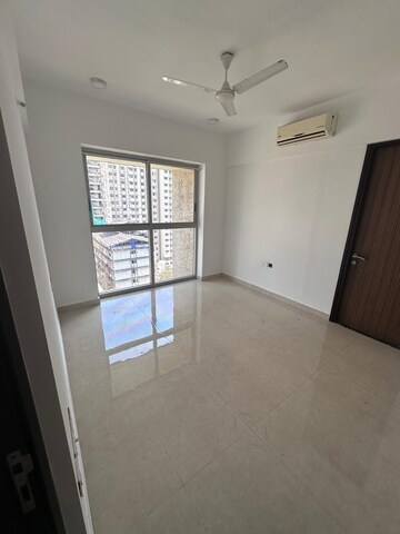 Room in 2 BHK Apartment at Lodha Parkside, Worli – for Rent
