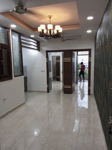 Building Lobby in 6 BHK Villa at RWA Apartments Sector 41, Sector 41 – for Sale