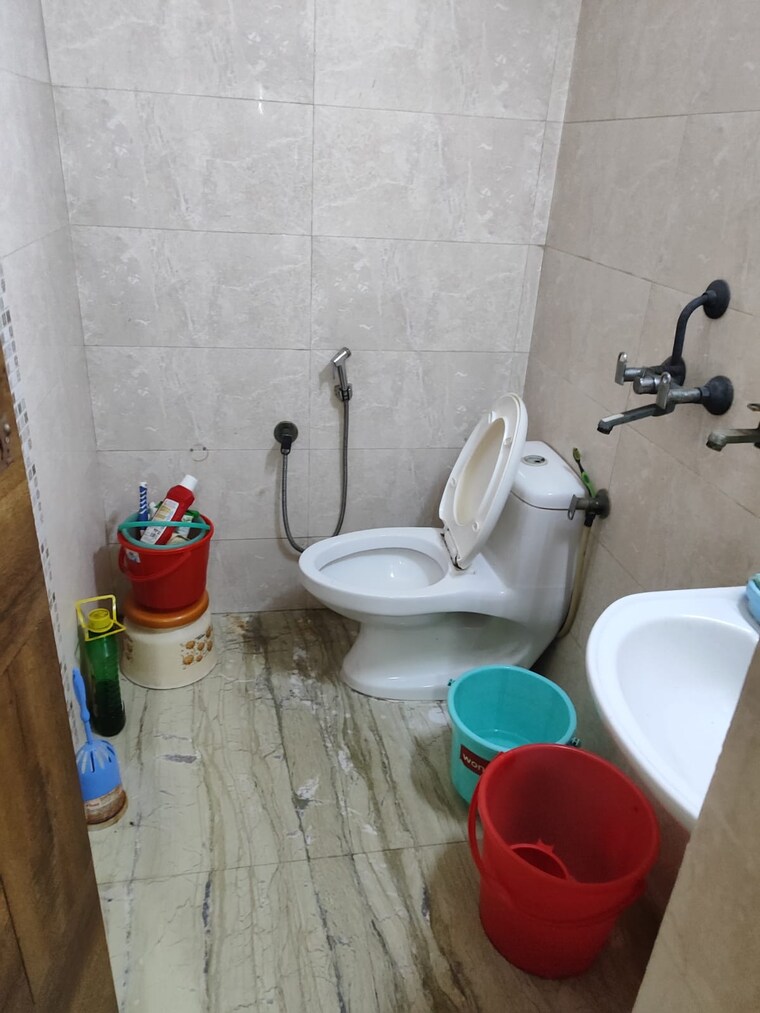 Bathroom, rwa-apartments-sector-41 6 Bedroom 1800 Sq.Ft. Villa In Sector 41 Noida 9368658