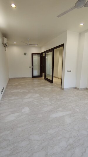 Room in 3 BHK Builder Floor at Anand Niketan – for Rent