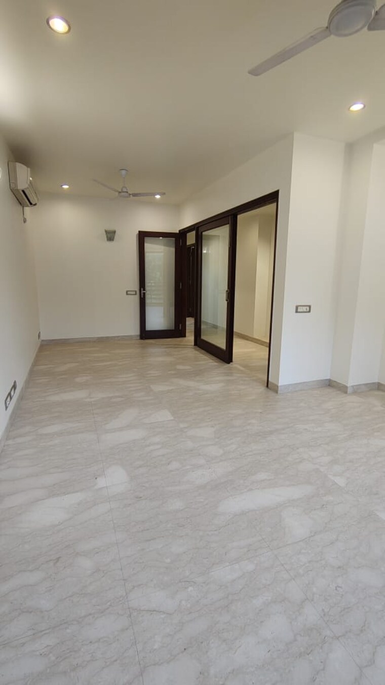 Room, anand niketan 3 Bedroom 2100 Sq.Ft. Builder Floor In Anand Niketan Delhi 9368649