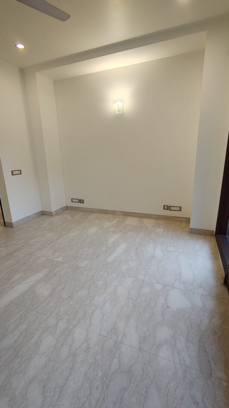 Room, anand niketan 3 Bedroom 2100 Sq.Ft. Builder Floor In Anand Niketan Delhi 9368649