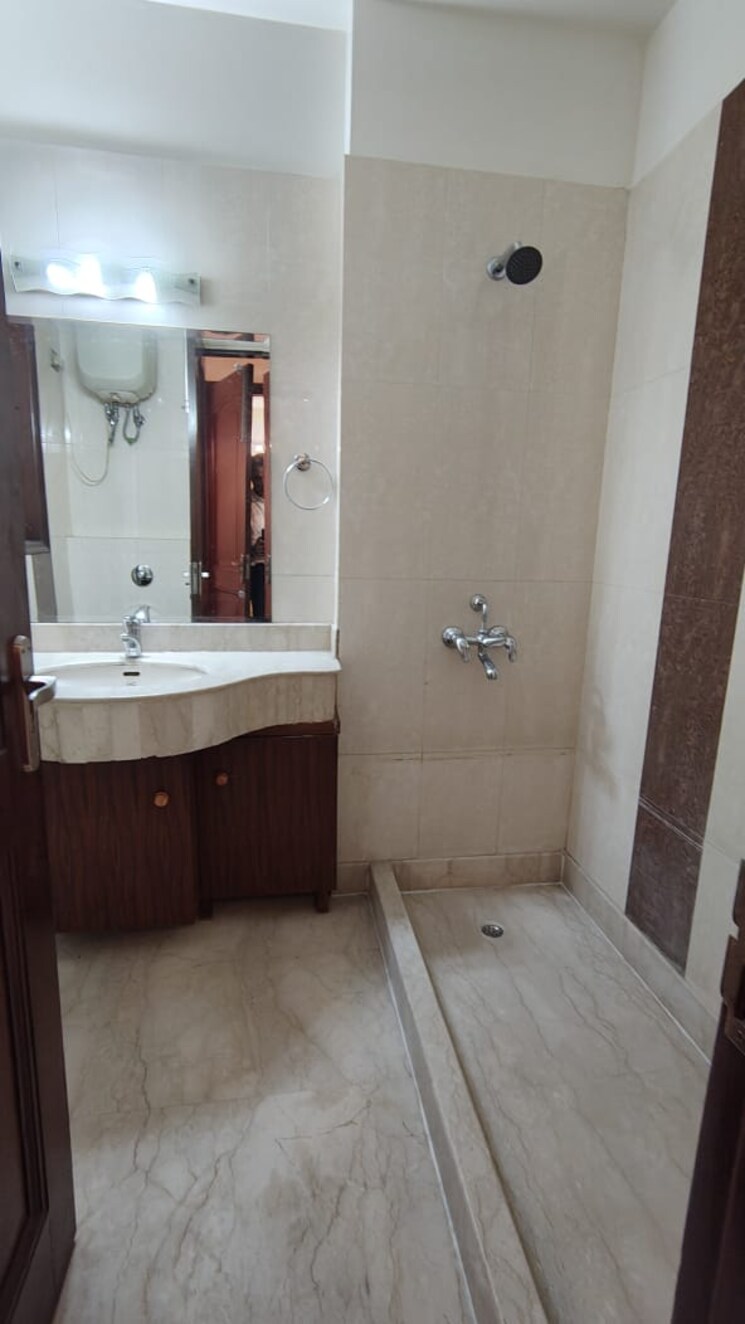Bathroom, anand niketan 3 Bedroom 2100 Sq.Ft. Builder Floor In Anand Niketan Delhi 9368649
