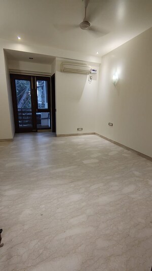 Room in 3 BHK Builder Floor at Anand Niketan – for Rent