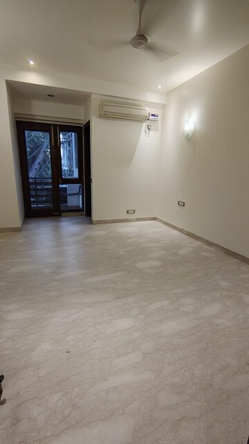 Room in 3 BHK Builder Floor at Anand Niketan – for Rent