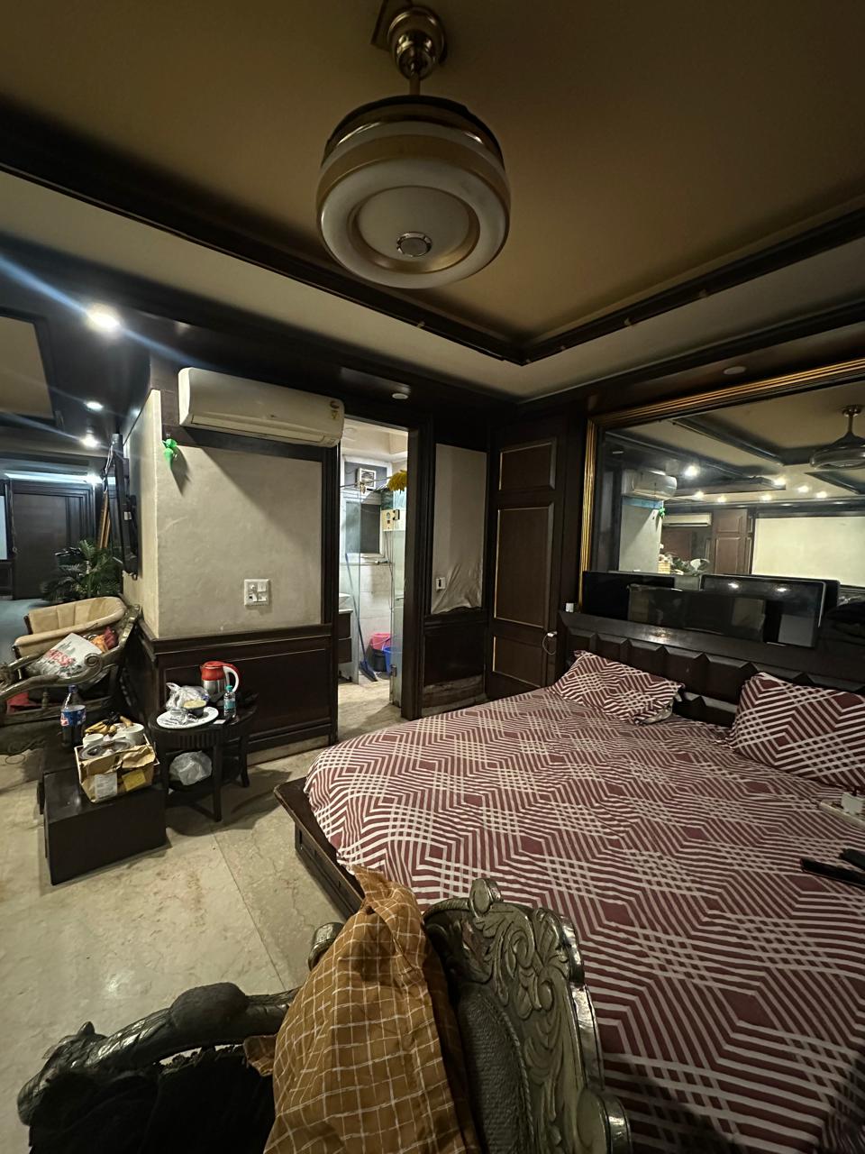 3 BHK + Servant Room Builder Floor For Sale in Safdarjung Enclave