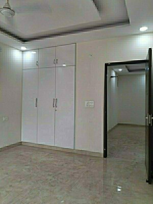 Room in 4 BHK Builder Floor at Sector 28 – for Rent