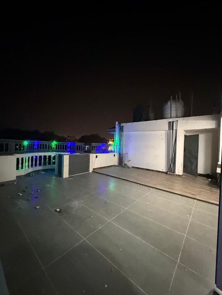 Terrace, chittaranjan park 1 Bedroom 1200 Sq.Ft. Builder Floor In Chittaranjan Park Delhi 9368660