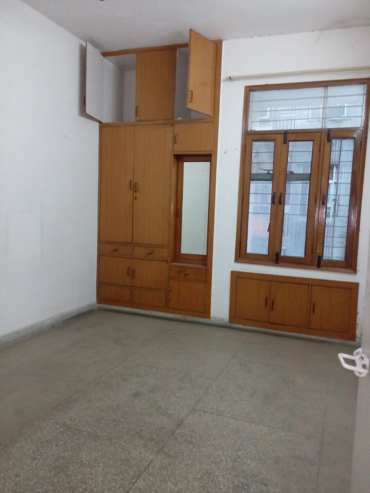 Room, rwa-jasola-sector-8-sfs-flat 2 Bedroom 950 Sq.Ft. Apartment In Jasola Delhi 9368662