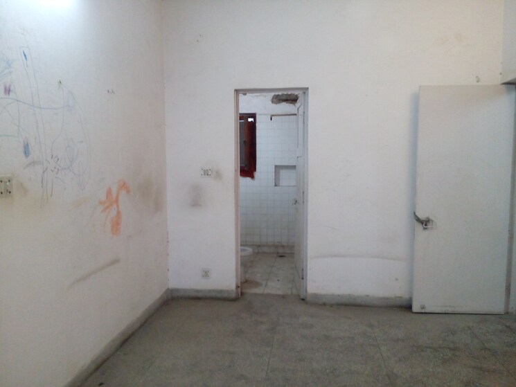 Room, rwa-jasola-sector-8-sfs-flat 2 Bedroom 950 Sq.Ft. Apartment In Jasola Delhi 9368662