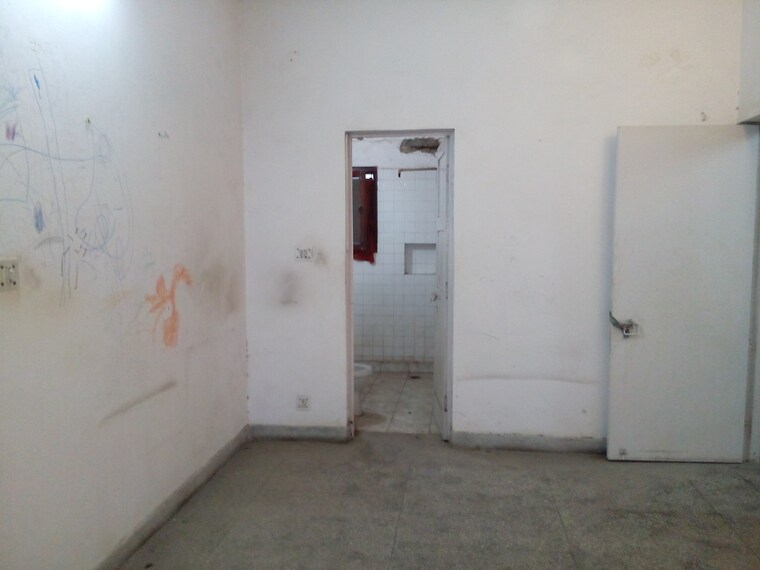 Room, rwa-jasola-sector-8-sfs-flat 2 Bedroom 950 Sq.Ft. Apartment In Jasola Delhi 9368662