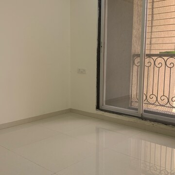 Room in 2 BHK Apartment at Seawoods Sector 42 – for Rent