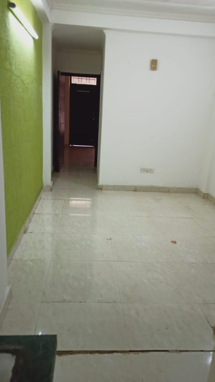 Hall, chattarpur 1 Bedroom 467 Sq.Ft. Builder Floor In Chattarpur Delhi 9368681