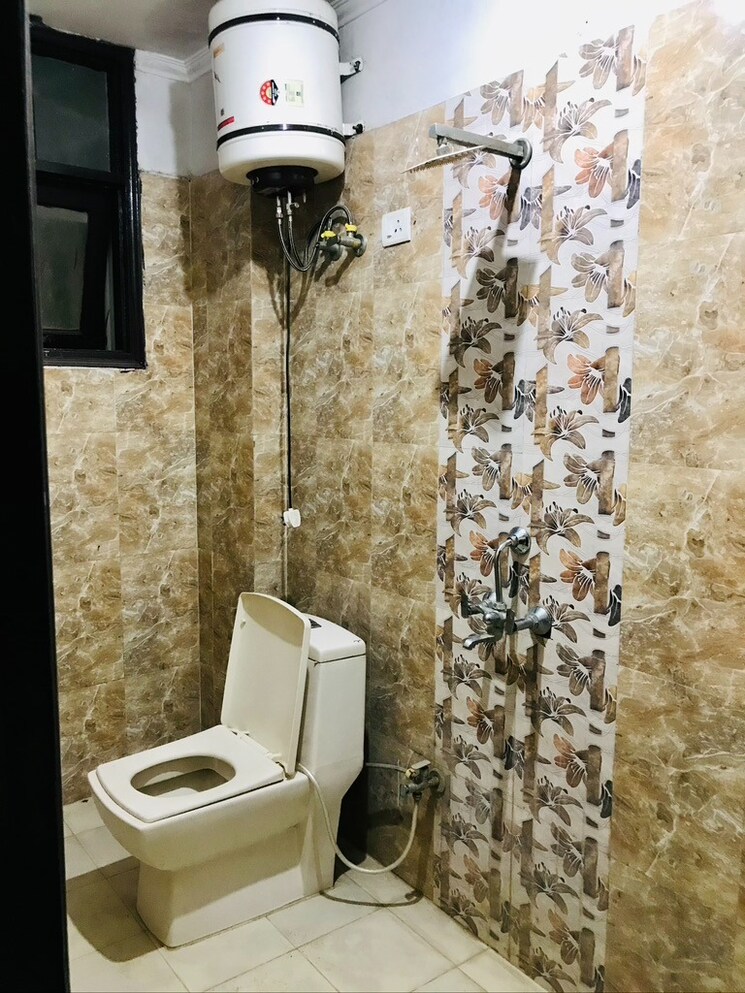 Bathroom, chattarpur 1 Bedroom 467 Sq.Ft. Builder Floor In Chattarpur Delhi 9368681