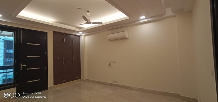 Room, greater kailash i 3 Bedroom 250 Sq.Yd. Builder Floor In Greater Kailash I Delhi 9368693