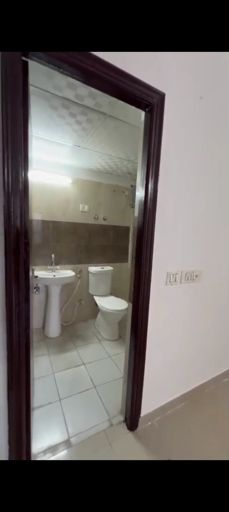 Bathroom, panchsheel-greens 2 Bedroom 915 Sq.Ft. Apartment In Sector 16 Greater Noida Greater Noida 9368695