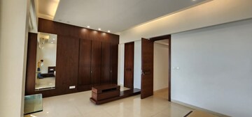 Room in 5 BHK Penthouse at Bhumiraj Iraisaa, Palm Beach – for Rent